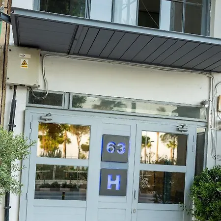 Apartment Centre *
